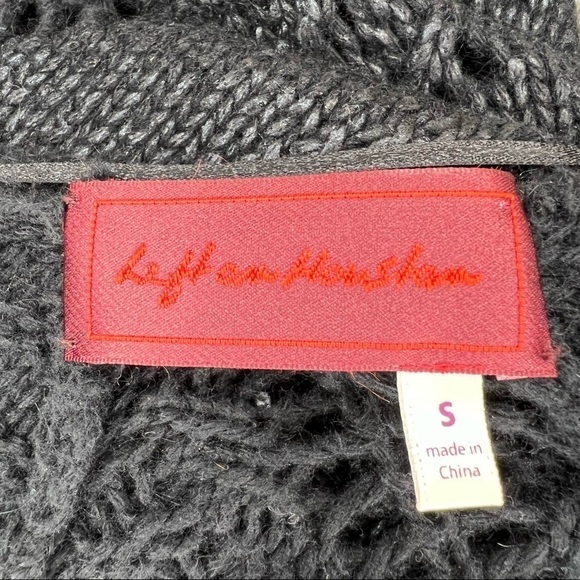 S Black Lace-Look Shrug Sweater Long Sleeve  Left On Houston Brand Small 4 6 - Picture 6 of 7